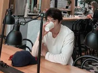 クォン・サンウ＆ソン・テヨン夫妻、米ニュージャージーでカフェデート