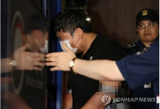 身柄を拘束されたチョ長官のおい＝１６日、ソウル（聯合ニュース）