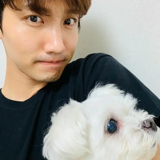 韓国ボーイズグループ「東方神起」メンバーのチャンミンが、近況を公開して話題になっている。（写真提供:OSEN）