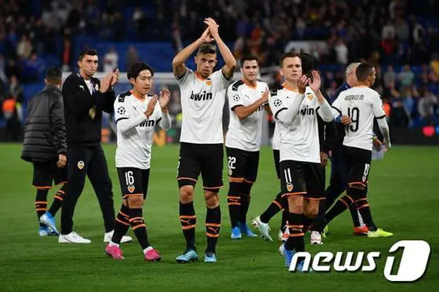 ”18歳6か月”イ・ガンイン、韓国人最年少でCLデビュー（画像:news1）