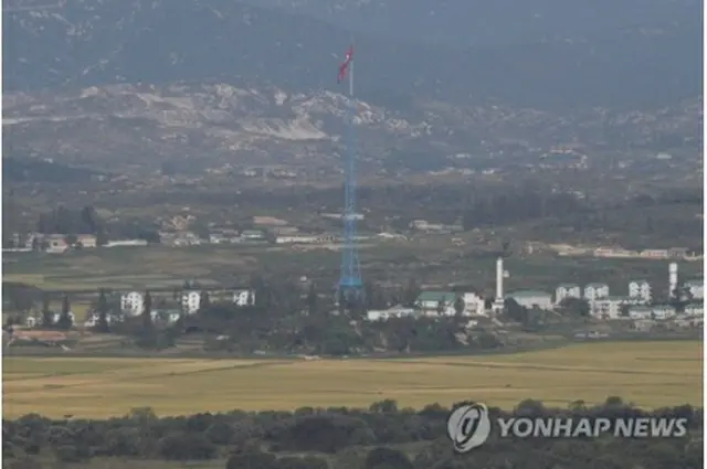 南北軍事境界線に近い京畿道・坡州にある都羅展望台から眺めた北朝鮮側（資料写真）＝１９日、坡州（聯合ニュース）