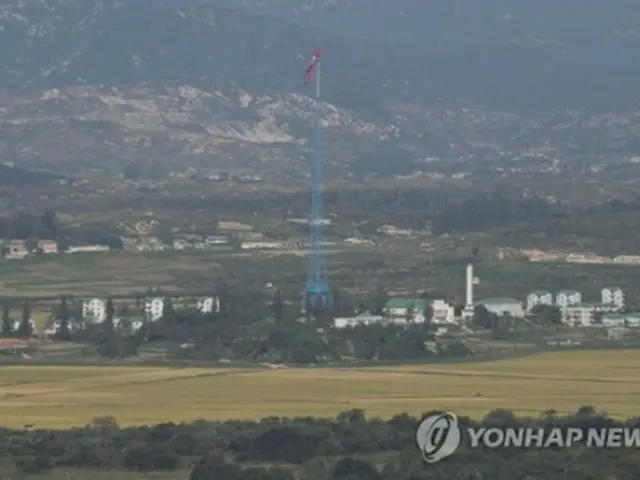 南北軍事境界線に近い京畿道・坡州にある都羅展望台から眺めた北朝鮮側（資料写真）＝１９日、坡州（聯合ニュース）