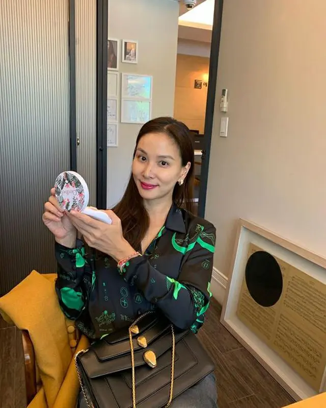 コ・ソヨン、インスタグラムで日常を報告“夫のチャン・ドンゴンも惚れる芸術的な美貌”（提供:OSEN）