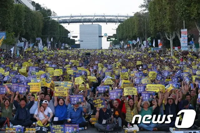 28日ソウル瑞草（ソチョ）区で開かれた「検察改革・司法積弊清算集会」（提供:news1）