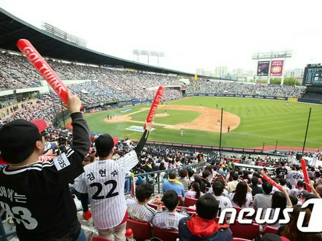 LGツインズ、韓国プロスポーツ最多14度目の「シーズン100万観衆」を達成（画像:news1）