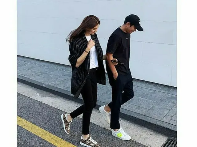 韓国俳優チュ・サンウク＆女優チャ・イェリョン夫妻が、ラブラブなデート写真を公開して話題になっている。（写真提供:OSEN）