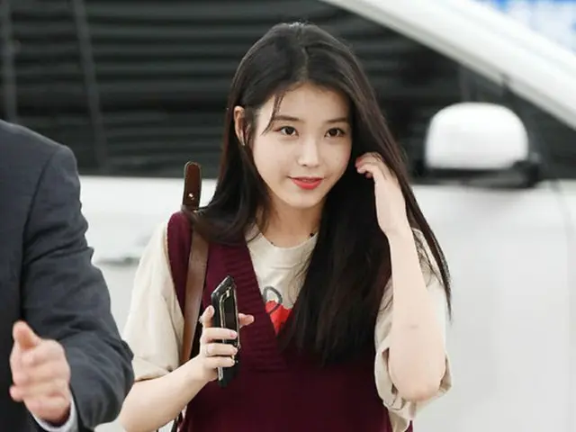 IU（アイユー）「歌手カムバック」、2019ツアーコンサート日程公開…チケット争奪戦予告（提供:Osen）