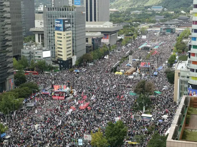 文大統領・法相の弾劾叫び大規模集会＝500万人参加との報道も（画像:news1）