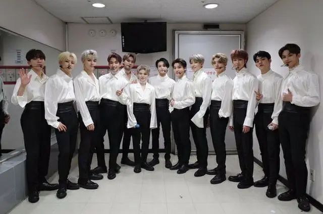 ボーイズグループ「SEVENTEEN」が、ファンに惜しまれながら別れの挨拶を述べた。（提供:OSEN）