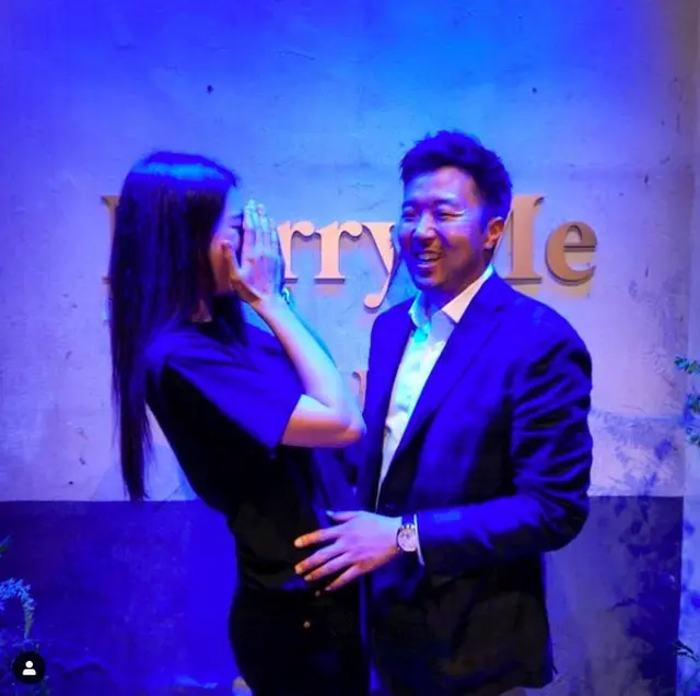 女優スヒョン‐WeWork韓国代表、ロマンチックなプロポーズ＆結婚式の日付を公開（提供:OSEN）