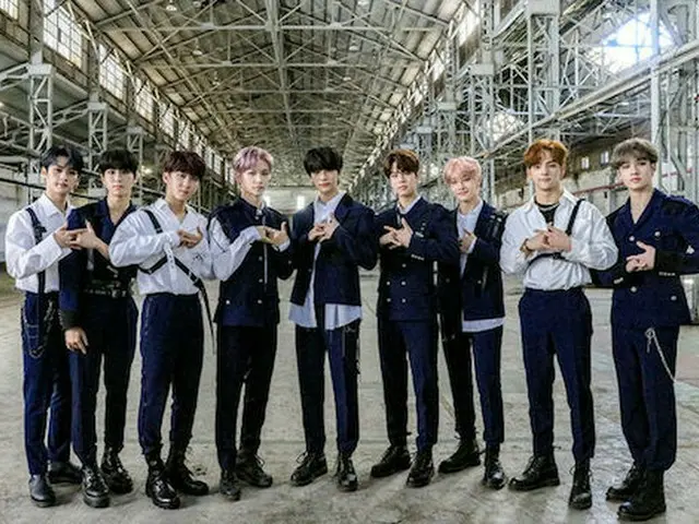 「Stray Kids」制服完全消化、MVビハインドカット公開…ダーク+カリスマの魅力（提供:Osen）