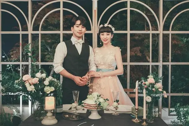 「MBLAQ」出身のG.O、女優チェ・イェスル夫妻が結婚式アフターパーティーの写真を公開した。（提供:OSEN）