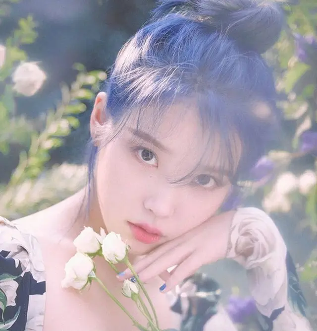 IU（アイユー）、ソルリ死亡哀悼…新ミニアルバム公開中止（提供:News1）
