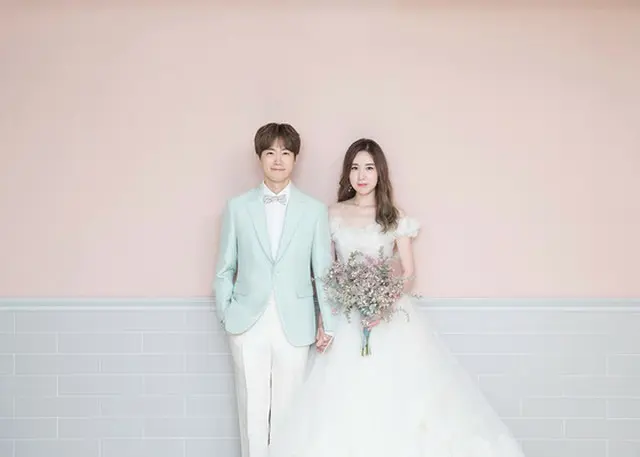 結婚控える元「Baby V.O.X」カン・ミヨン＆俳優ファン・バウル、ウェディング写真を公開（画像:news1）