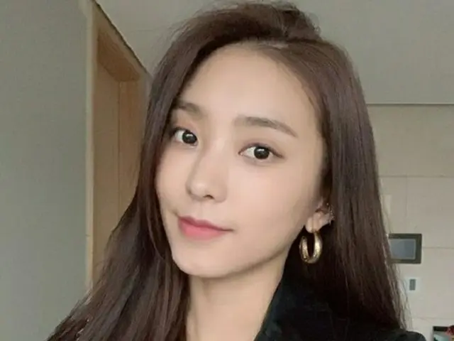 ガールズグループ「SISTAR」の元メンバーで女優のボラが、沸き立つ美貌を公開した。（提供:OSEN）