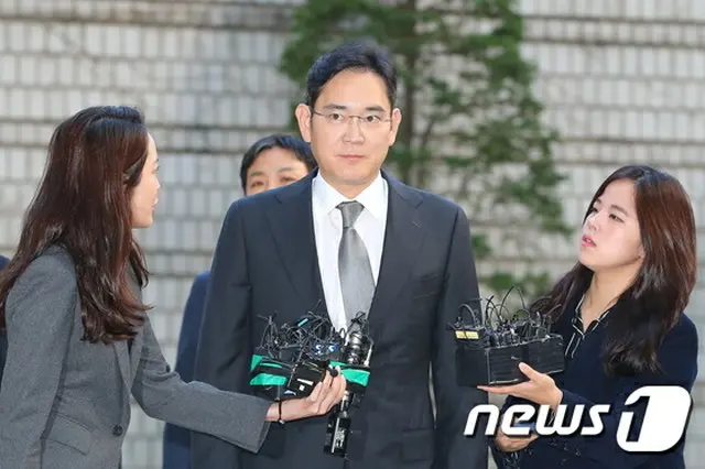 サムスントップ、差し戻し審のためソウル高裁到着（画像:news1）