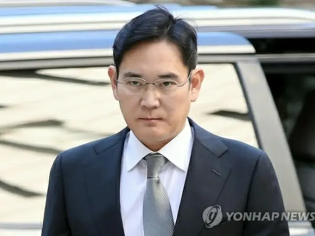 高裁に到着した李在鎔被告＝25日、ソウル（聯合ニュース）
