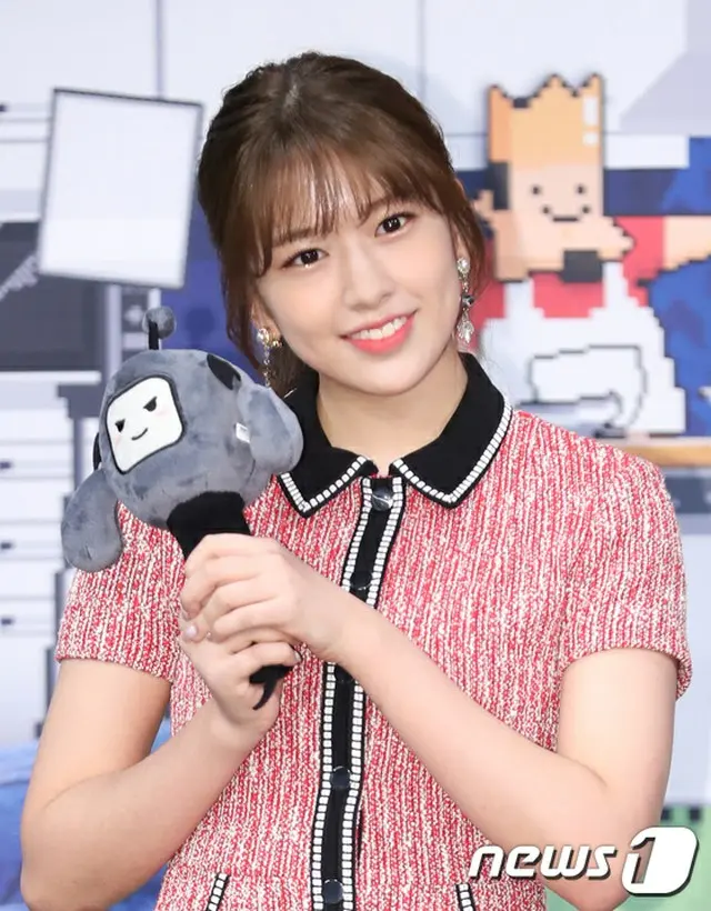 日韓ガールズグループ「IZ*ONE」のメンバー、アン・ユジンが高校の自主退学を決定したことがわかった。（画像提供:news1）