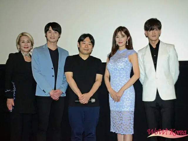 映画「TOKYO24」公開初日の舞台あいさつに登壇した（左から）長谷直美、寺西優真、寺西一浩監督、葉加瀬マイ、キム・グァンス（SUPERNOVA）