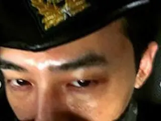 G-DRAGON、ベレー帽姿公開…男らしさ爆発