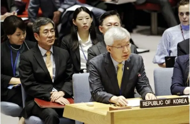 公開討論会で発言する李次官（外交部提供）＝（聯合ニュース）≪転載・転用禁止≫