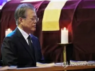 金正恩氏　文大統領に弔電＝「深い哀悼の意」