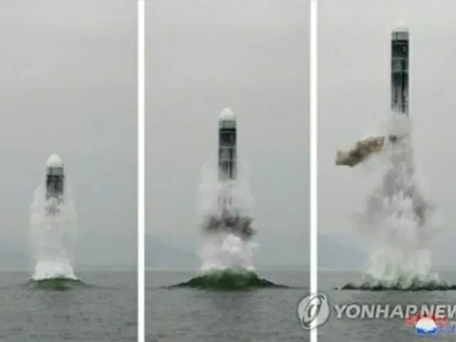 北朝鮮の朝鮮中央通信は今月３日、２日に新型のＳＬＢＭ「北極星３型」の発射実験に成功したと報じた。同通信のホームページで公開された発射場面の写真＝（聯合ニュース）≪転載・転用禁止≫