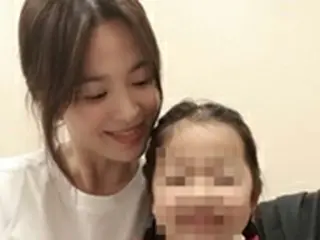 【トピック】女優ソン・ヘギョ、姪っ子が描いた肖像画公開