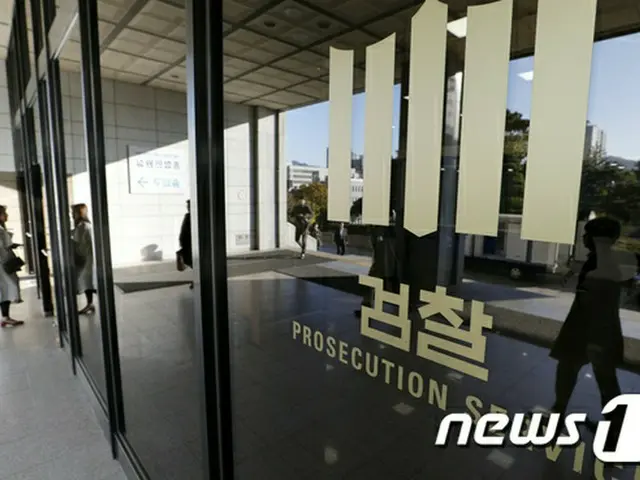 “虚偽のインターン証明書発給疑惑”韓国前法相のソウル大学研究室を家宅捜索＝韓国（提供:news1）