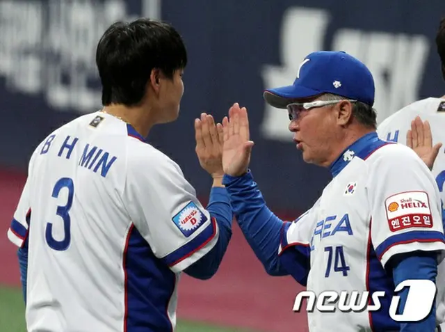 ＜プレミア12＞初戦完勝の韓国監督 「先発ヤン・ヒョンジョンの好投、次はキム・グァンヒョン」（画像:news1）