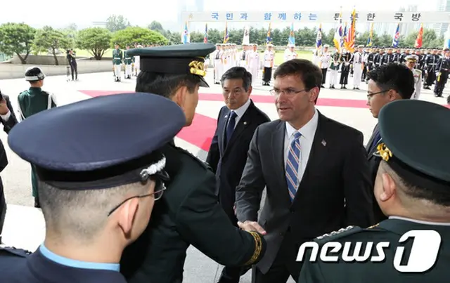 米国防長官、GSOMIA終了を前に訪韓（画像:news1）