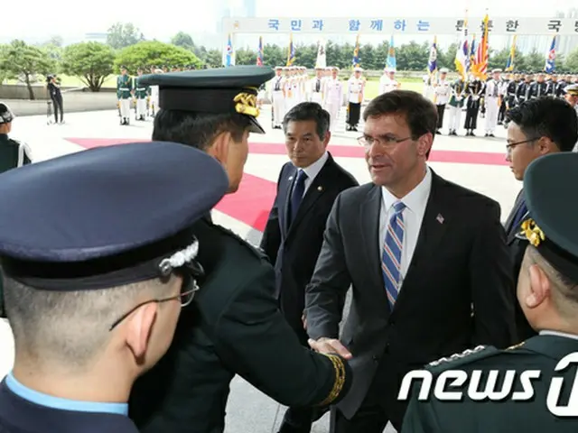 米国防長官、GSOMIA終了を前に訪韓（画像:news1）