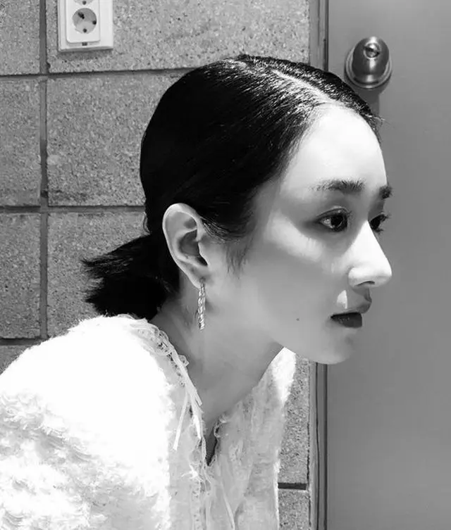 ソ・イェジ、圧倒的なモノクロの美しさ…「鼻のラインがエベレスト山」（提供:OSEN）