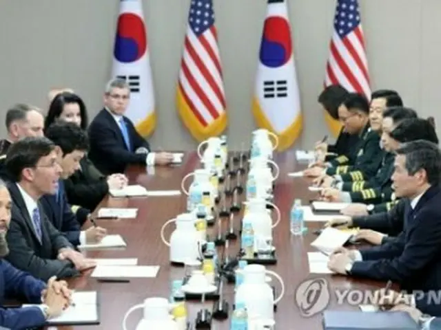 8月9日、ソウルで開かれた韓米国防相会談＝（聯合ニュース）