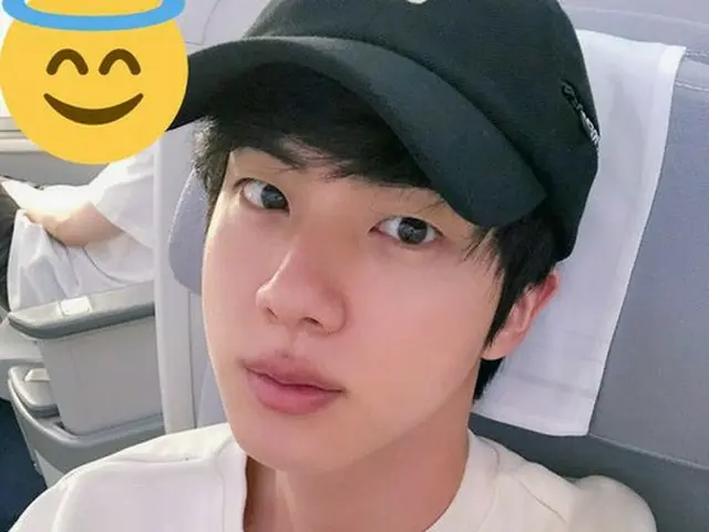 韓国ボーイズグループ「防弾少年団」メンバーのJIN（本名キム・ソクジン）が、近況を公開して話題になっている。（写真提供:OSEN）