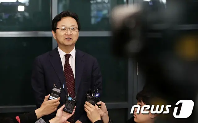 日本の輸出規制措置を世界貿易機関（WTO）に提訴した韓国政府の代表団が日本側と2回目の2国間協議に乗り出すため18日、出国した。（提供:news1）