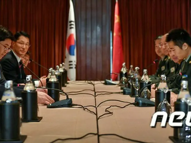 17日タイ、バンコクでのチョン・ギョンドゥ韓国国防相と魏鳳和中国国防相との会談 （提供:news1）
