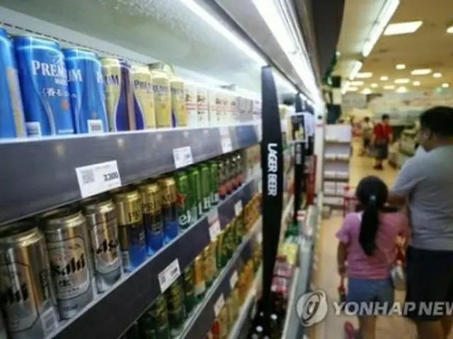 韓国の小売店に並ぶ日本のビール（資料写真）＝（聯合ニュース）