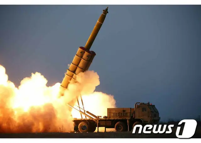 北の「超大型放射砲」発射、金委員長「大満足」（画像:news1）