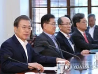 文大統領　3週間ぶり秘書官会議開催へ＝国会運営・疑惑への言及に注目