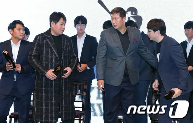 ＜韓国プロ野球＞イ・デホ、「ファンにいつも感謝」＝ファンサービス強化を約束（提供:news1）