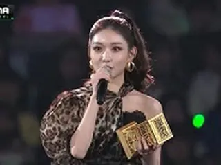 【2019 MAMA】チョンハ、女性歌手賞を受賞…「ByulHarang愛しています」