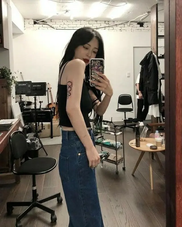 韓国女優ハン・イェスルが、新しいタトゥーを公開し、話題になっている。（写真提供:OSEN）