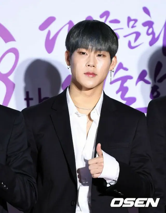 韓国ボーイズグループ「MONSTA X」のジュホンが健康上の問題で「Jingle Ball」ツアーに参加するかどうか、不透明になってきた。（写真提供:OSEN）