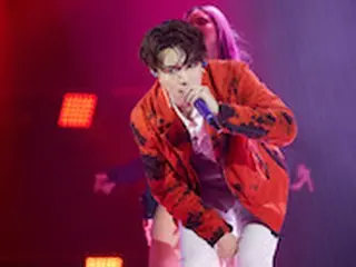 LAY（EXO）、中国年末授賞式を総なめに...「今年のトップ歌手」