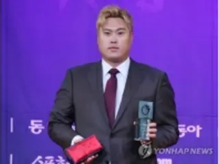ドジャースからFAの柳賢振　「僕も1億ドルの話を聞きたい」