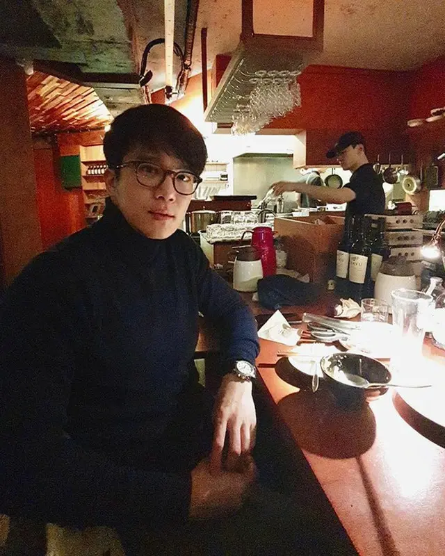韓国俳優ハ・ソクジンが、年末の雰囲気を楽しむ近況を公開して話題になっている。 （写真提供:OSEN）