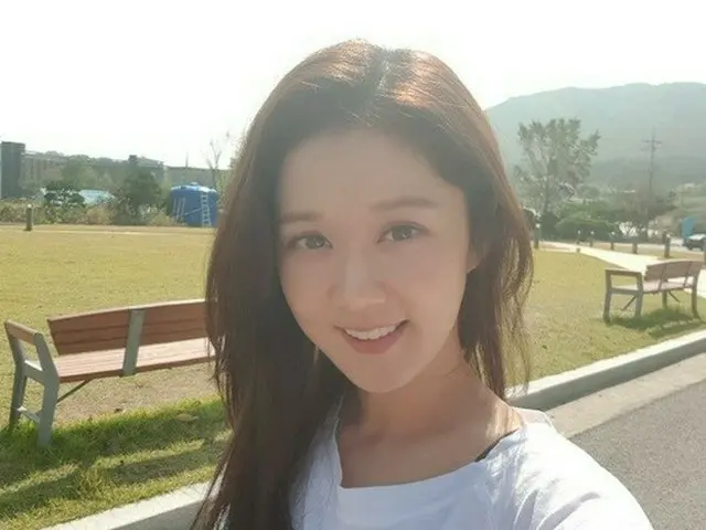 韓国女優チャン・ナラが、最強の童顔美貌を公開して話題になっている。 （写真提供:OSEN）