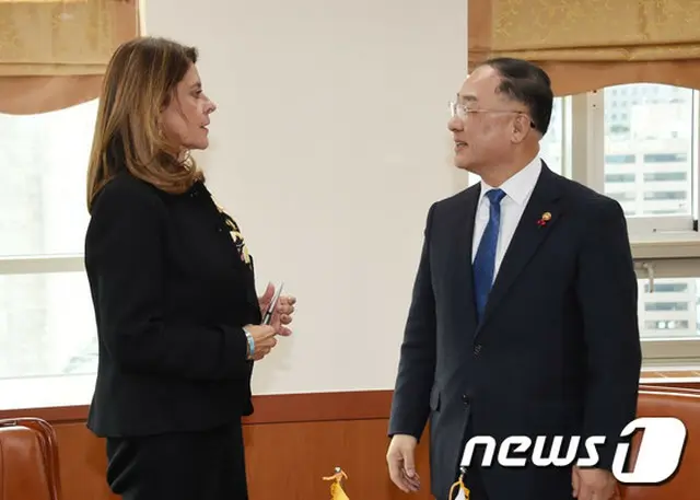 韓国副首相、コロンビア副大統領と会談（提供:news1）