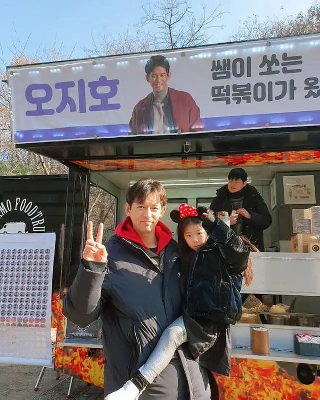 韓国俳優オ・ジホが、成長した娘の近況写真を公開して話題になっている。（写真提供:OSEN）